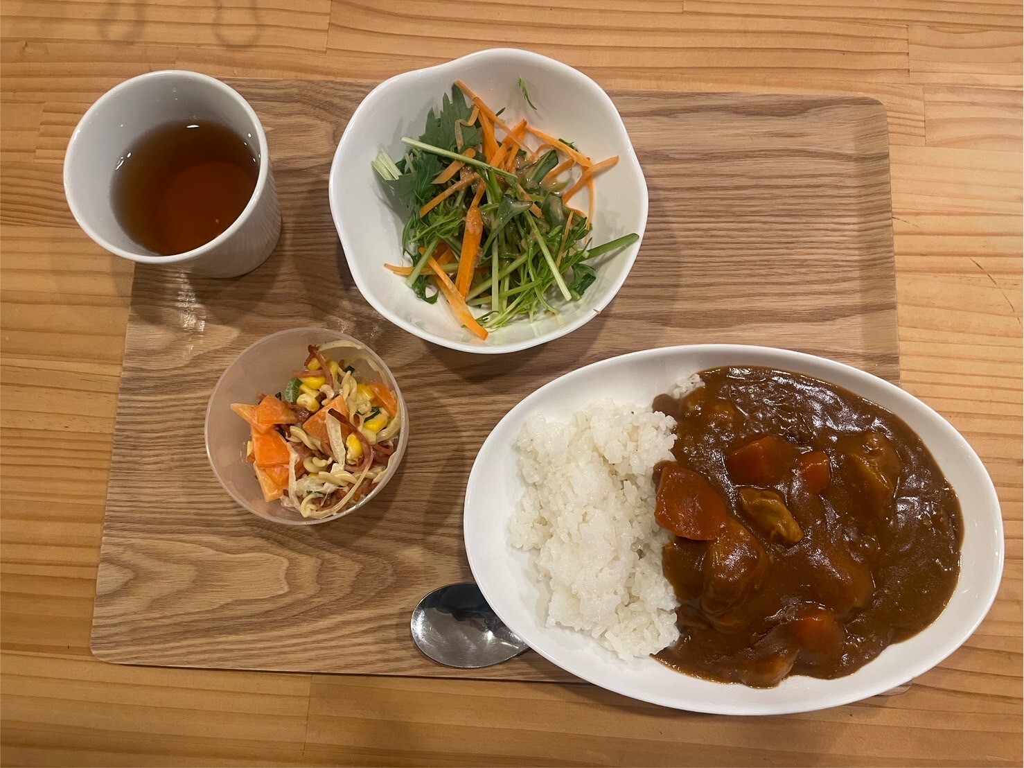 カレーライス　子供食堂